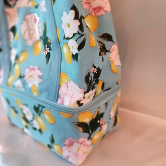NWT💥VICTORIA SECRET LARGE LUNCH TOTE w/Bottom Storage Compartment  Light Blue - Picture 7 of 12